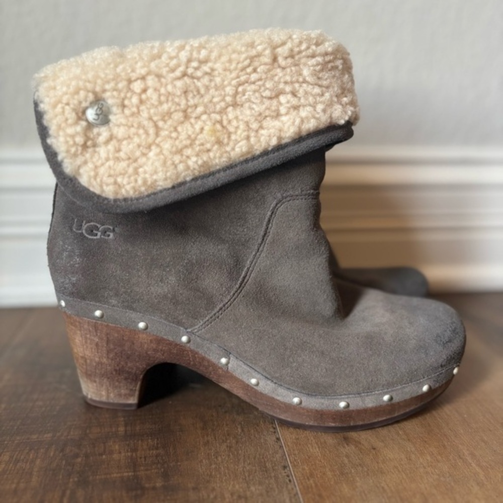UGG Lynnea‎ Shearling Fold Down Grey Suede Wood Heel Distressed Boots Women Sz 7